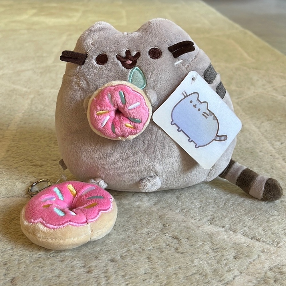 Pusheen Donut and Keychain Plush